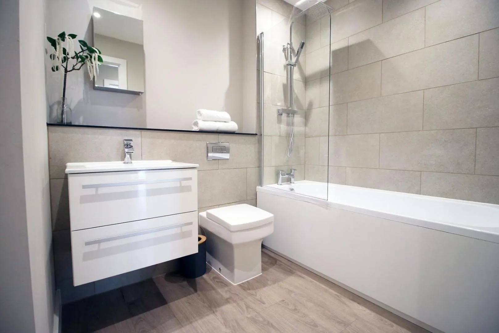 카디프 Casa 3 - Balcony And Free Parking 2Br 아파트