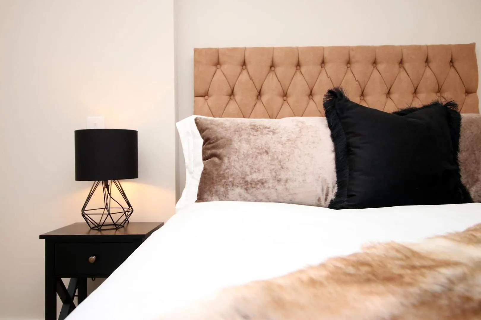 카디프 Casa 3 - Balcony And Free Parking 2Br 아파트