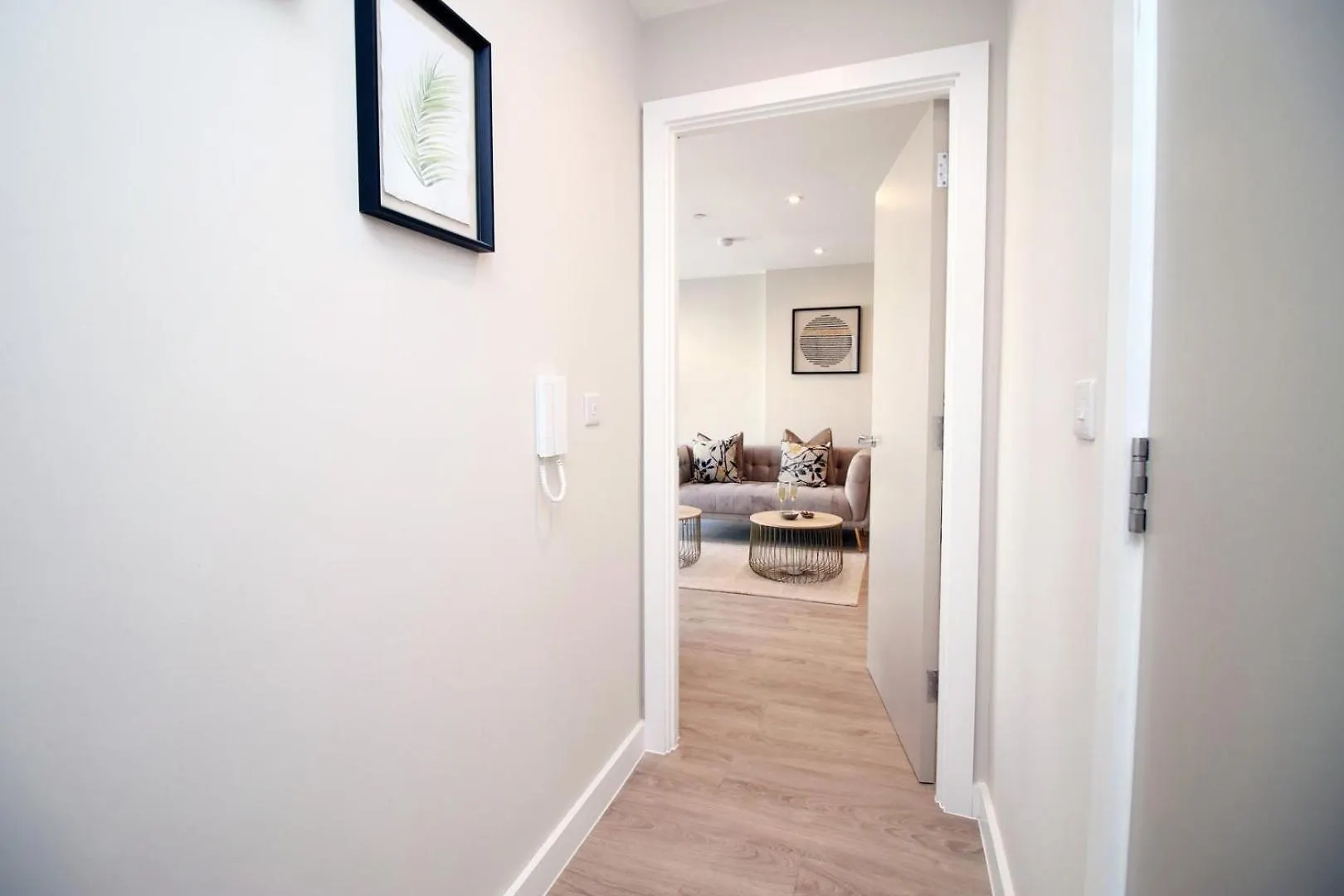 카디프 Casa 3 - Balcony And Free Parking 2Br 아파트